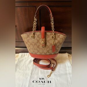 Coach Lane Bucket Bag